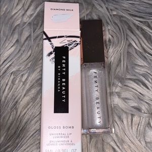 Fenty beauty gloss bomb